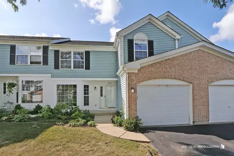 843 S Constitution Ave, Island Lake, IL 60042