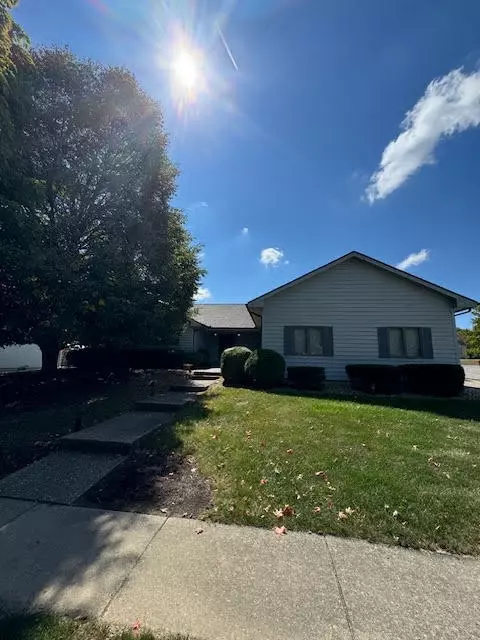 104 Aspen Dr, Clinton, IL 61727
