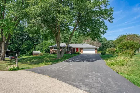 Exterior - 8646 Centaur Dr, Belvidere, IL 61008 photo 3 of 10