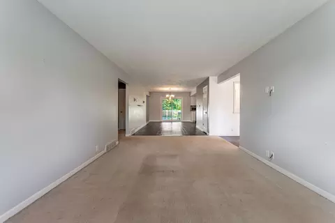 Living - 8646 Centaur Dr, Belvidere, IL 61008 photo 3 of 4