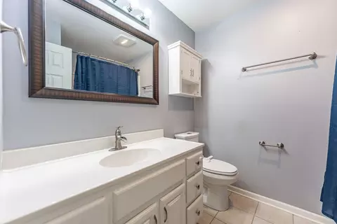 Bath - 8646 Centaur Dr, Belvidere, IL 61008 photo 1 of 3