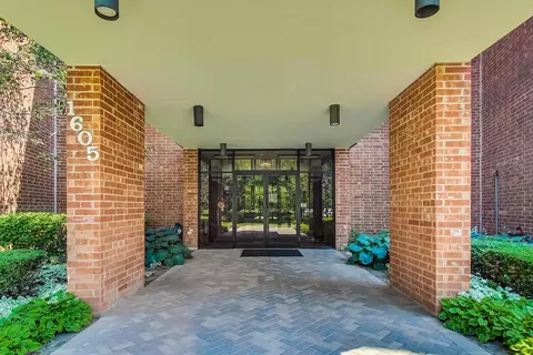 1605 E Central Rd #322C, Arlington Heights, IL 60005
