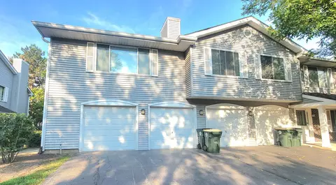 7609 Bristol Ct #B, Woodridge, IL 60517