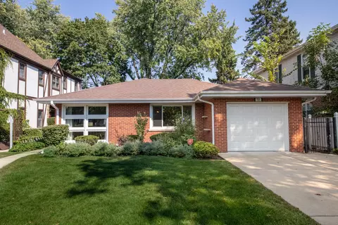 705 S Lincoln Ave, Park Ridge, IL 60068