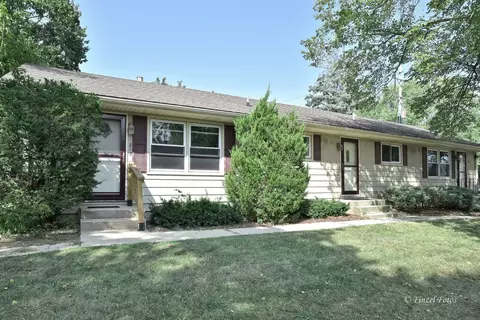 211-213 N Lord Ave, Carpentersville, IL 60110