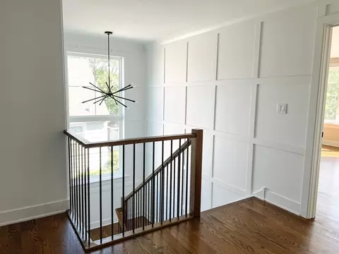 Entry Way - 481 Mitchell Ave, Elmhurst, IL 60126 photo 4 of 4