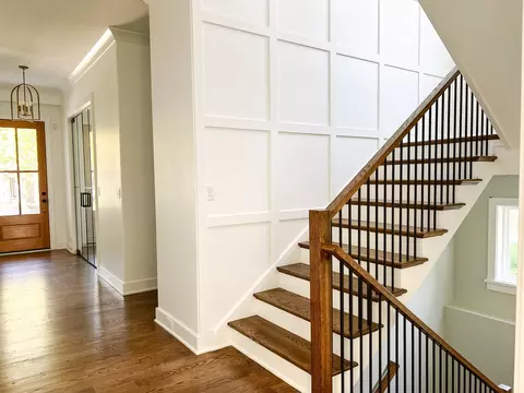 Entry Way - 481 Mitchell Ave, Elmhurst, IL 60126 photo 3 of 4