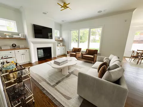 Living - 481 Mitchell Ave, Elmhurst, IL 60126 photo 1 of 4