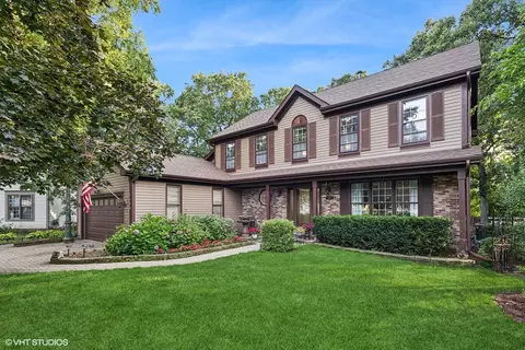 1100 Spring Creek Ct, Elgin, IL 60120