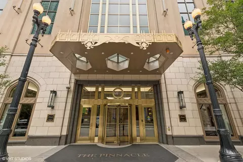 21 E Huron St #1201, Chicago, IL 60611