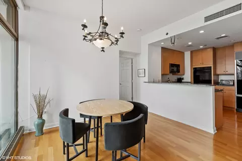21 E Huron St #1201, Chicago, IL 60611 photo 6