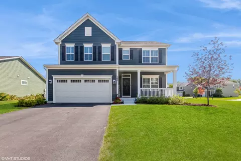 160 Goldenrod Dr, Sugar Grove, IL 60554