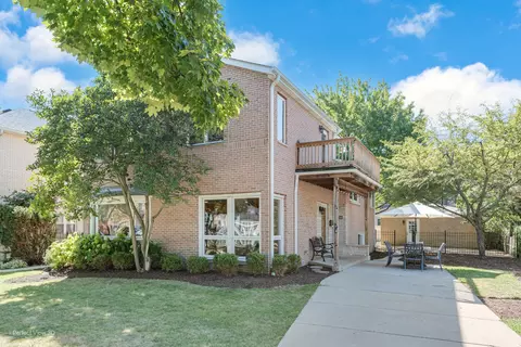 3739 W Columbia Ave, Lincolnwood, IL 60712