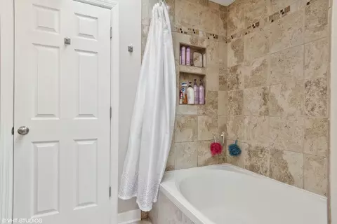 209 Shadybrook Ln, Aurora, IL 60504 photo 14