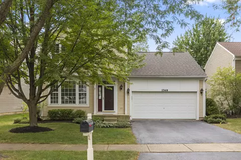 Exterior - 1749 Melbourne Ln, Aurora, IL 60503 photo 4 of 4