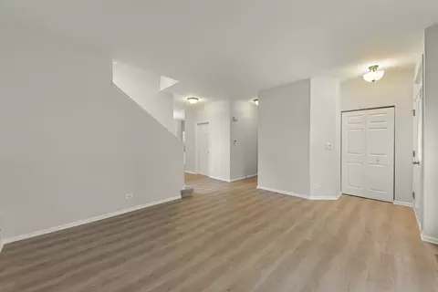Living - 1749 Melbourne Ln, Aurora, IL 60503 photo 2 of 5