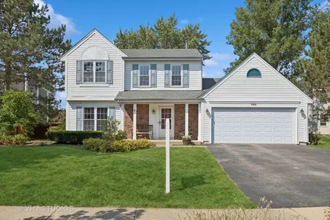 595 Waterford Dr, Lake Zurich, IL 60047