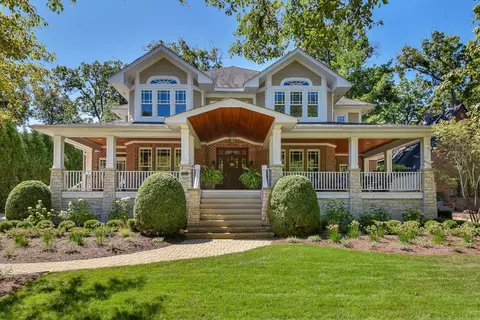 687 Oak St, Glen Ellyn, IL 60137