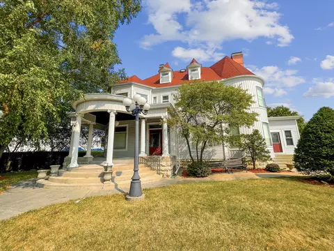 201 N 6th St, Rockford, IL 61107