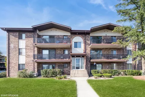 5239 James Ln #1111, Crestwood, IL 60445