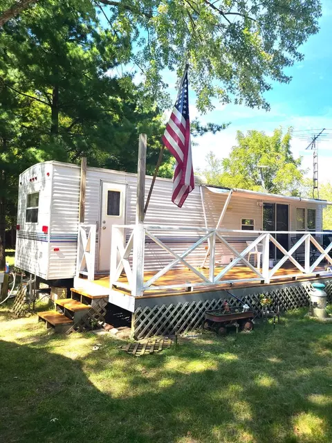 26251 Woodhaven, Sublette, IL 61367