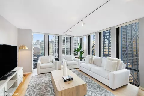 Living - 200 E Delaware Pl #33F, Chicago, IL 60611 photo 1 of 2