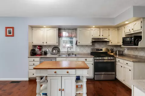 706 Landau, Normal, IL 61761 photo 13
