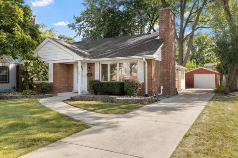 207 Dover Ave, La Grange Park, IL 60526