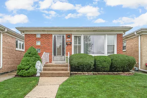 7516 W Argyle St W, Harwood Heights, IL 60706