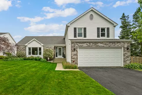 243 Yorkshire Dr, Fox River Grove, IL 60021