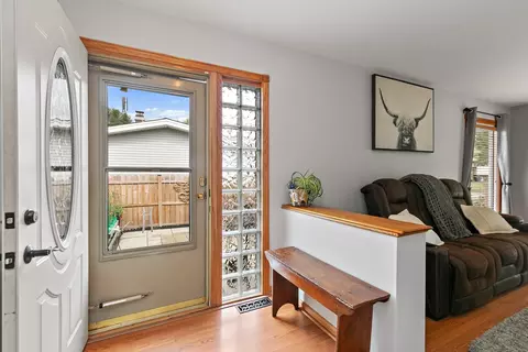 534 S 7th St, Dundee, IL 60118 photo 2