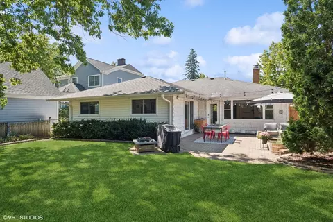 Exterior - 1009 N Scott St, Wheaton, IL 60187 photo 2 of 5