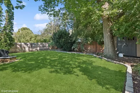 Exterior - 1009 N Scott St, Wheaton, IL 60187 photo 3 of 5
