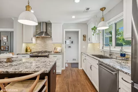 Kitchen - 1009 N Scott St, Wheaton, IL 60187 photo 2 of 4