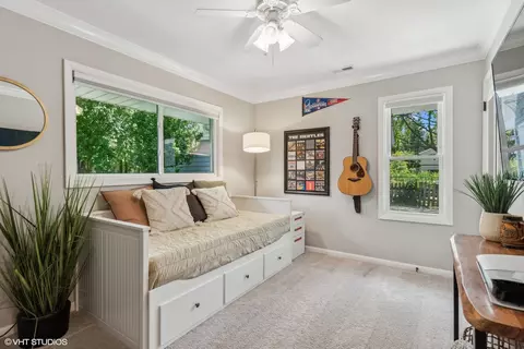 Bedroom - 1009 N Scott St, Wheaton, IL 60187 photo 2 of 3