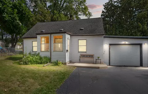 164 Oak Dr, Dekalb, IL 60115