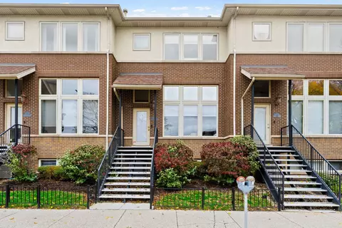 7645 York St, Forest Park, IL 60130