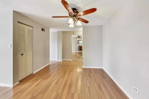 Living - 960 S River Rd #309, Des Plaines, IL 60016 photo 6 of 6