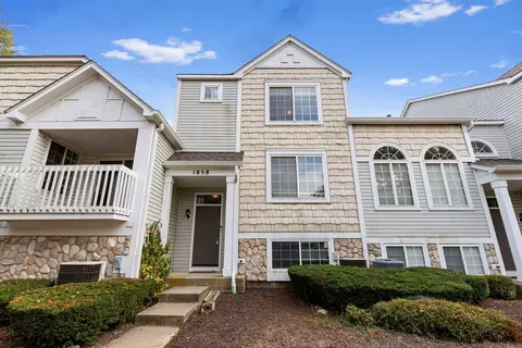1858 Middlebury Dr, Aurora, IL 60503