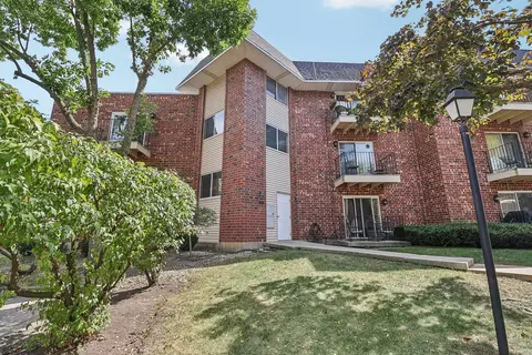 1770 S Arlington Heights Rd #4B, Arlington Heights, IL 60005