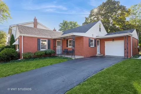 932 N Walnut Ave, Arlington Heights, IL 60004