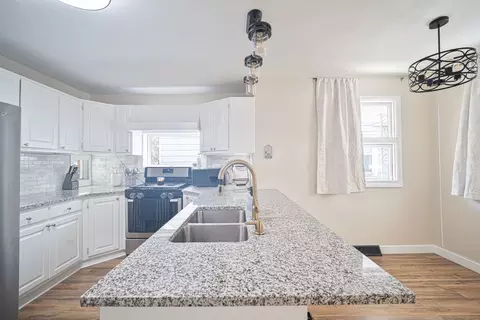 Kitchen - 540 S Enos Ave, Kankakee, IL 60901 photo 2 of 3