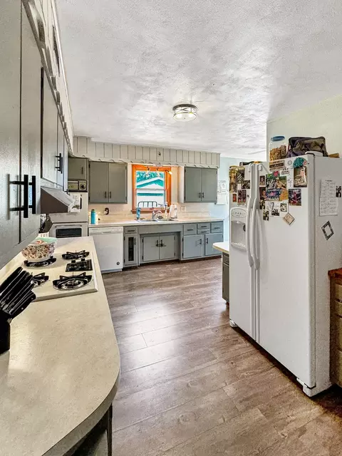 Kitchen - 435 W 7th St, Pecatonica, IL 61063 photo 7 of 9