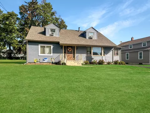 Exterior - 435 W 7th St, Pecatonica, IL 61063 photo 11 of 12