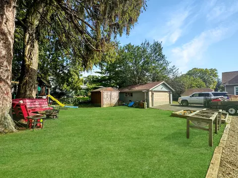 Exterior - 435 W 7th St, Pecatonica, IL 61063 photo 6 of 12