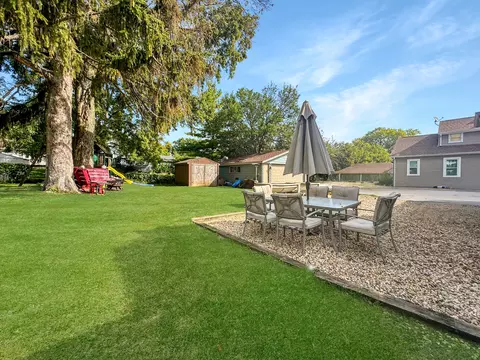 Exterior - 435 W 7th St, Pecatonica, IL 61063 photo 5 of 12
