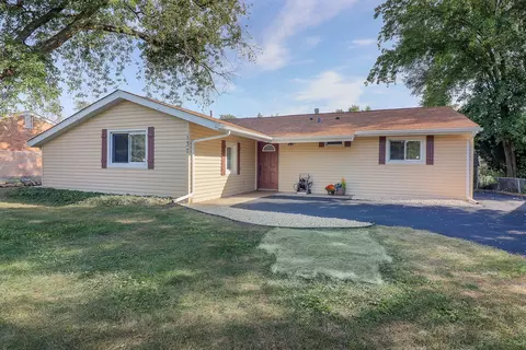 137 Cypress Dr, Bolingbrook, IL 60440