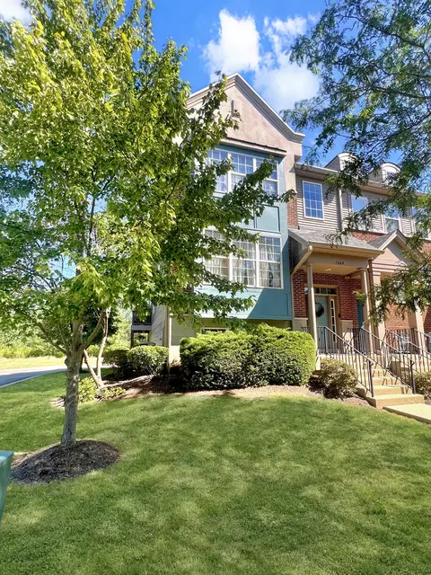 1664 Station Park Dr, Grayslake, IL 60030