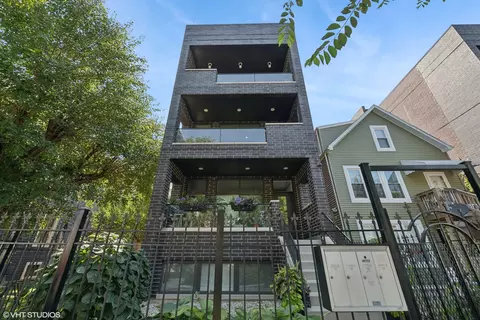 1812 N Sawyer Ave #2, Chicago, IL 60647