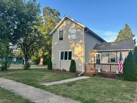 528 N Prairie St, Batavia, IL 60510